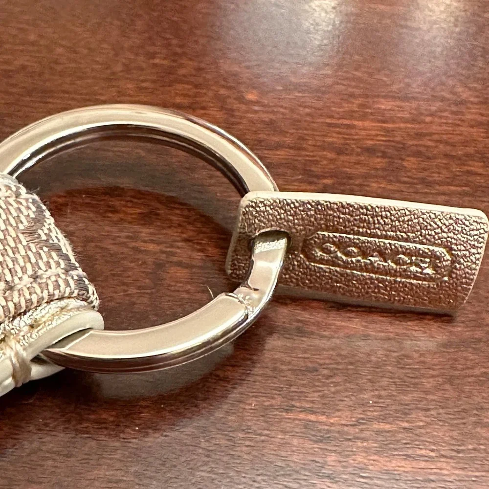 Coach - Signature C Teardrop Keyfob